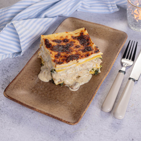 THE-SORBUS-TREE-BISTRO-DINNING-AT-HOME-AND-OUTSIDE-CATERING-RUTHIN-DENBIGHSHIRE-NORTHWALES-DELIVERY-COLLECTION-MAINS-CHICKEN-PANCETTA-SPINACH-MUSHROOM-LASAGNE