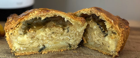 GOOD OLD SKOOL CHEESE & ONION PIE!