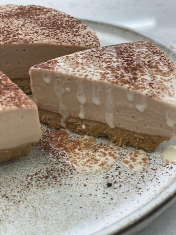 THE-SORBUS-TREE-BISTRO-DINNING-AT-HOME-AND-OUTSIDE-CATERING-RUTHIN-DENBIGHSHIRE-NORTHWALES-DELIVERY-COLLECTION-PUDDINGS-BAILEYS-WHITECHOCOLATE-CHEESECAKE